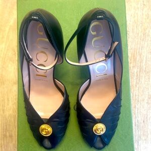 Gucci Open Toe heel black pump with ankle strap detail and GG gold hardware